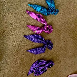 Cute scrunchies hair ties never been used